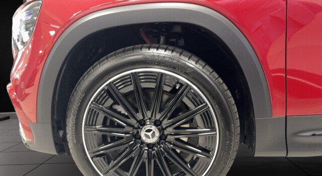 MERCEDES-BENZ GLB 250