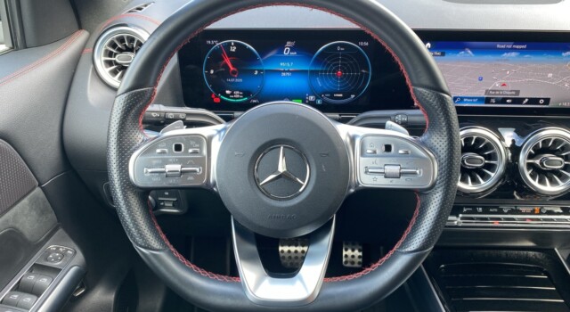 MERCEDES-BENZ EQA 350 AMG Line 4Matic