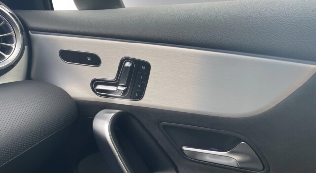 MERCEDES-BENZ A 200 Night Star 7G-DCT