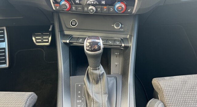 AUDI Q3 35 TFSI S line Attraction S-tronic