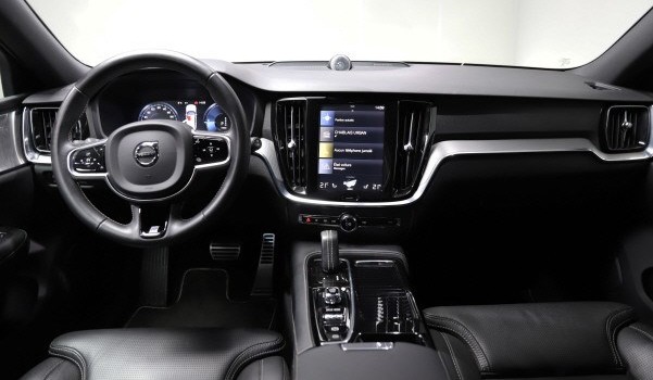VOLVO V60 T6 eAWD R-Design