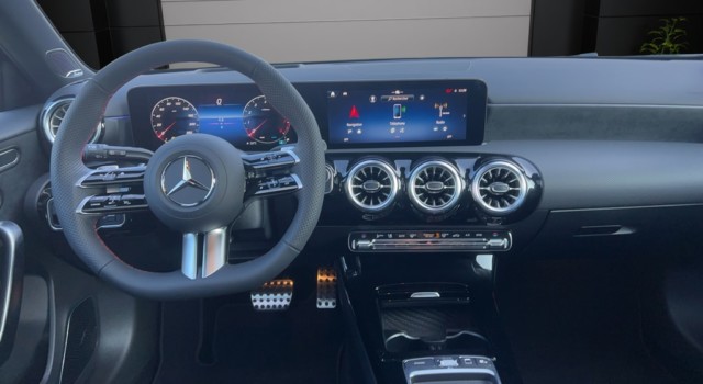 MERCEDES-BENZ A 220 4Matic 8G-DCT