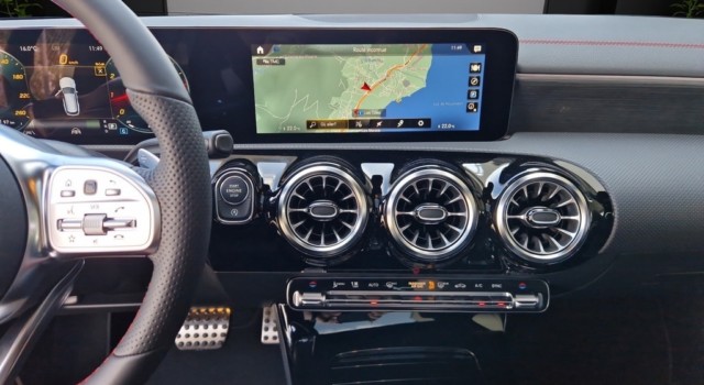 MERCEDES-BENZ CLA 250 CLA Shooting Brake 250 4Matic 7G-DCT Swiss Star