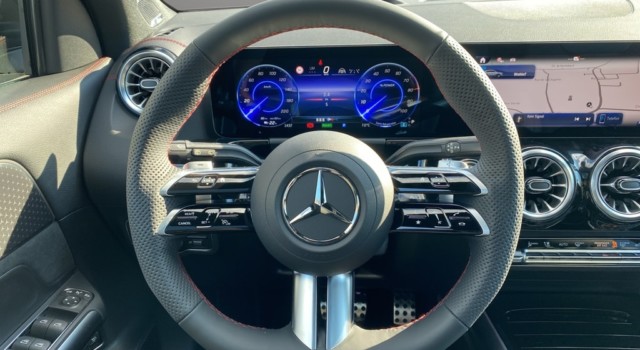 MERCEDES-BENZ EQA 350 66,5 kWh 4Matic Excellence