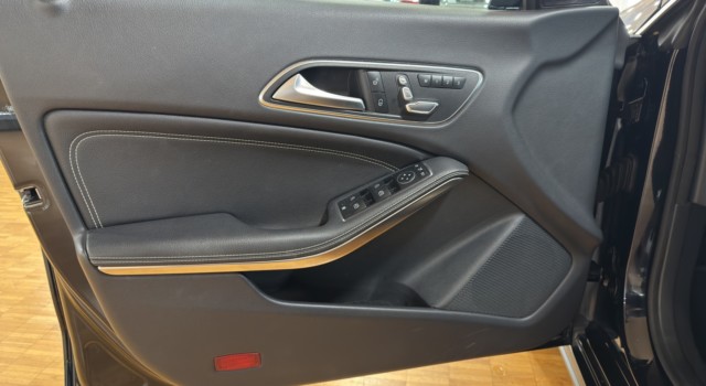 MERCEDES-BENZ CLA 180 CLA Shooting Brake 180