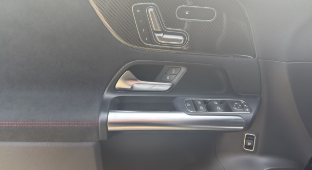 MERCEDES-BENZ GLA 250 4Matic Swiss Star