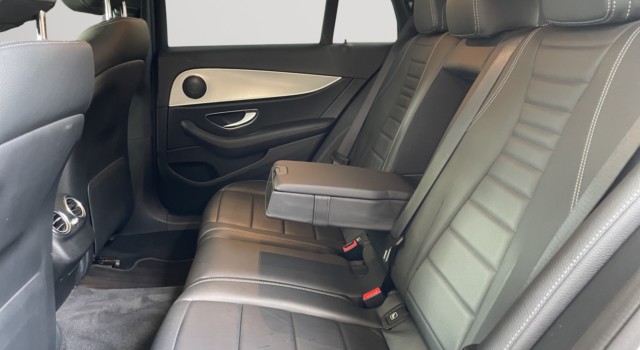MERCEDES-BENZ E 200 Avantgarde 4 Matic 9G-Tronic