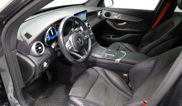 MERCEDES-BENZ GLC 300 e AMG Line 4Matic