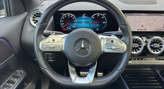 MERCEDES-BENZ EQA 350 AMG Line 4Matic