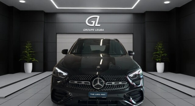 MERCEDES-BENZ GLA 200 7G-DCT