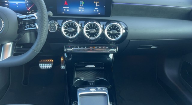 MERCEDES-BENZ A 220 4Matic 8G-DCT