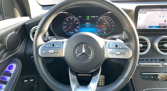 MERCEDES-BENZ GLC 300 e AMG Line 4Matic