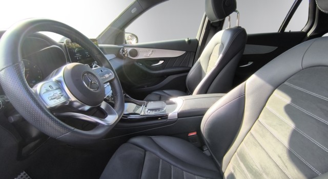 MERCEDES-BENZ GLC 200 AMG Line 4Matic