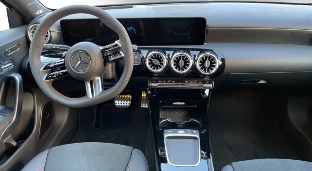 MERCEDES-BENZ A 200 Night Star 7G-DCT