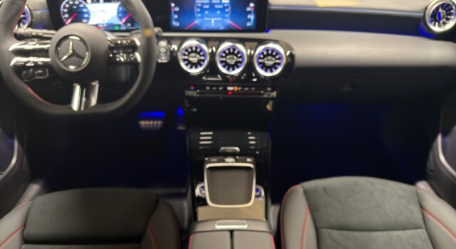 MERCEDES-BENZ A 220 4Matic 8G-DCT