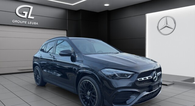 MERCEDES-BENZ GLA 200 7G-DCT