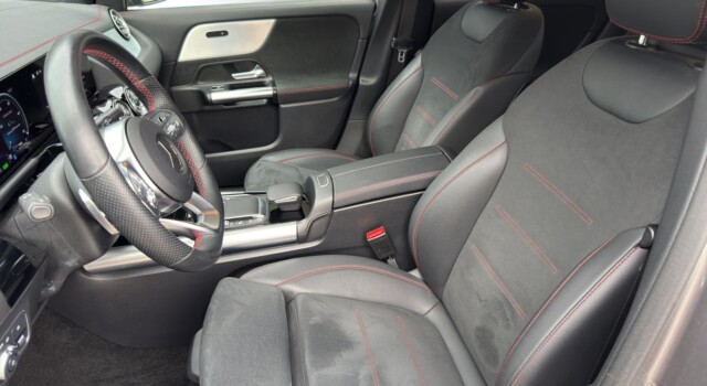 MERCEDES-BENZ EQA 300 AMG Line 4Matic