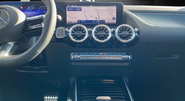 MERCEDES-BENZ EQA 350 66,5 kWh 4Matic Excellence