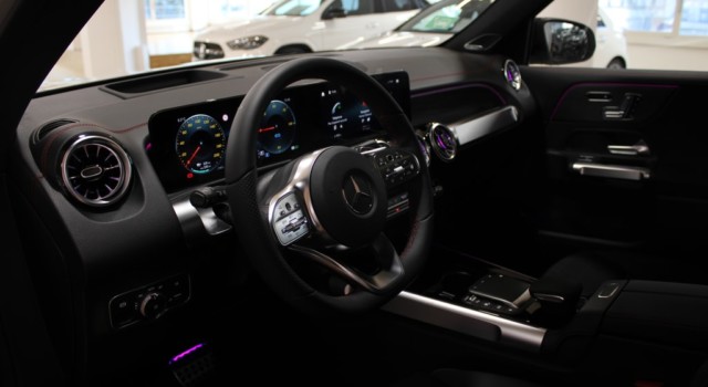 MERCEDES-BENZ EQB 350 66,5 kWh 4Matic Swiss Star