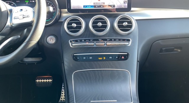 MERCEDES-BENZ GLC 300 e AMG Line 4Matic