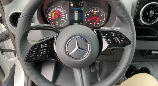 MERCEDES-BENZ Sprinter 317 CDI Standard 9G-TRONIC