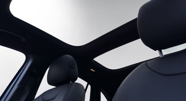 MERCEDES-BENZ EQA 350 AMG Line 4Matic