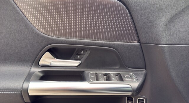 MERCEDES-BENZ GLA 250 e Progressive 8G-DCT