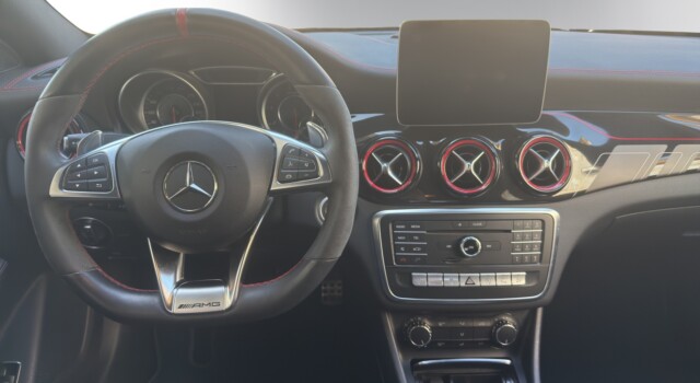 MERCEDES-BENZ CLA 45 AMG 4Matic Speedshift