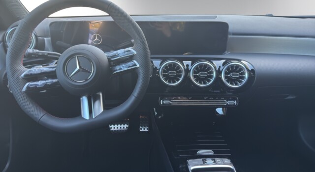 MERCEDES-BENZ A 200 Night Star 7G-DCT