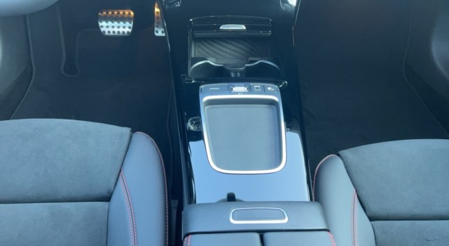 MERCEDES-BENZ A 220 4Matic 8G-DCT
