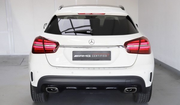 MERCEDES-BENZ GLA 250 AMG Line 4Matic