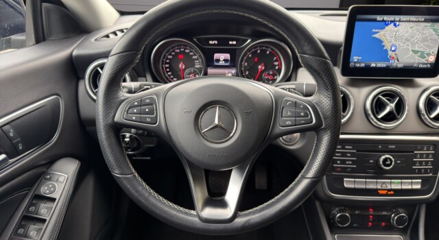 MERCEDES-BENZ CLA 220 Urban 4Matic