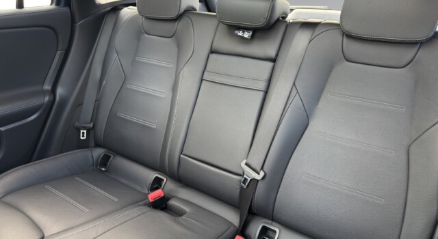 MERCEDES-BENZ EQA 350 AMG Line 4Matic