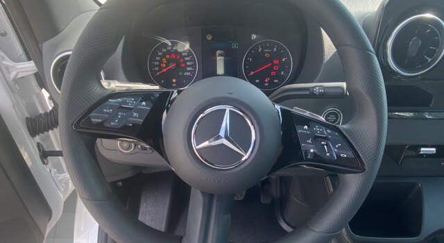 MERCEDES-BENZ Sprinter 315 CDI Standard 9G-TRONIC FWD