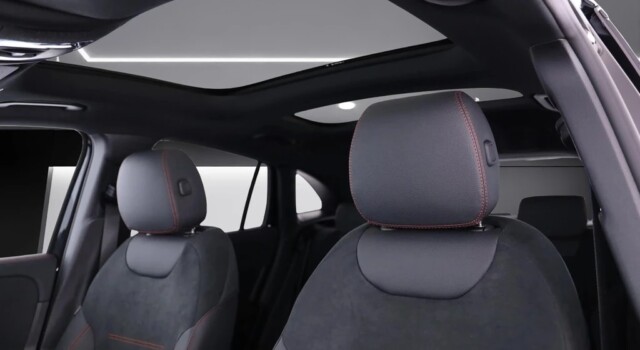 MERCEDES-BENZ GLA 200 7G-DCT