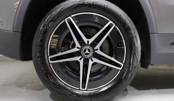 MERCEDES-BENZ EQA 250 AMG Line AMG Line