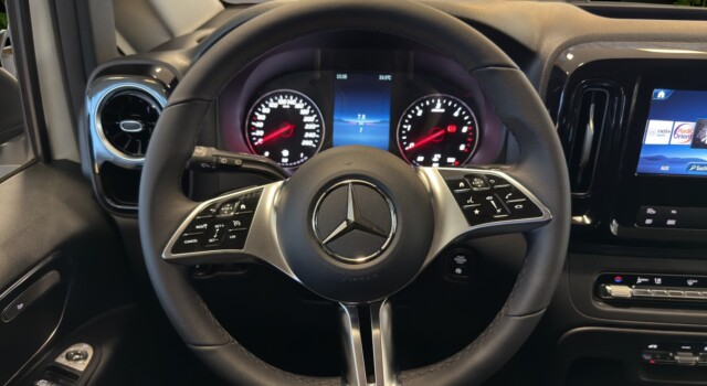 MERCEDES-BENZ VITO 116 CDI Select Tourer 4Matic 9G-Tronic