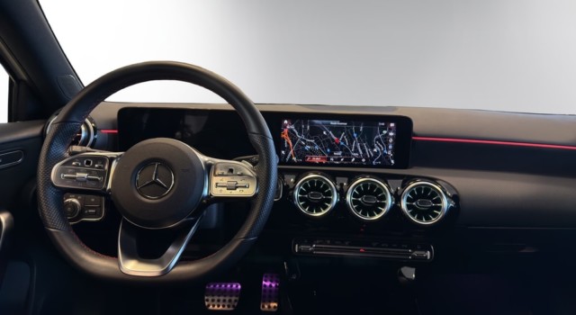MERCEDES-BENZ A 180 Night Star AMG Line