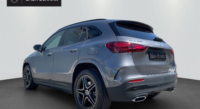 MERCEDES-BENZ GLA 220 d 4Matic 8G-DCTSwiss Star