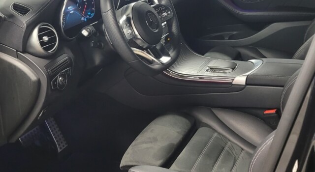 MERCEDES-BENZ GLC 300 AMG Line 4Matic 9G-Tronic