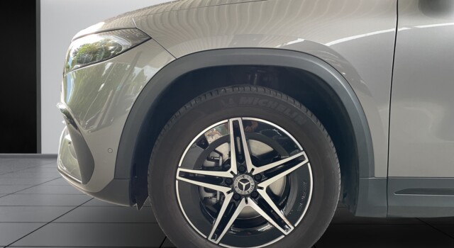 MERCEDES-BENZ EQA 250