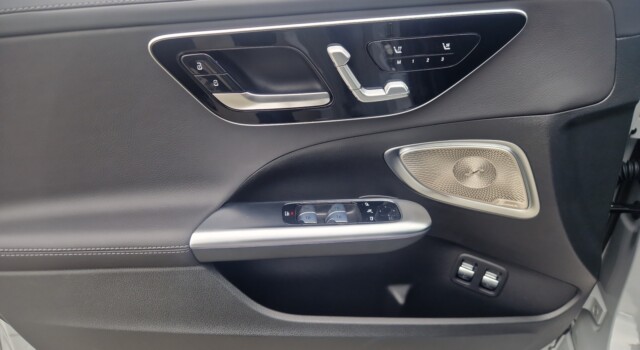 MERCEDES-BENZ C 300 e 4 Matic