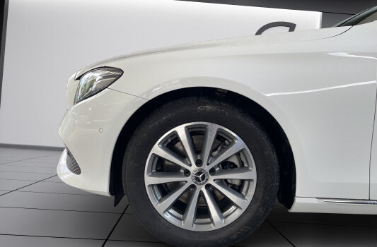 MERCEDES-BENZ E 200 Avantgarde 4 Matic 9G-Tronic