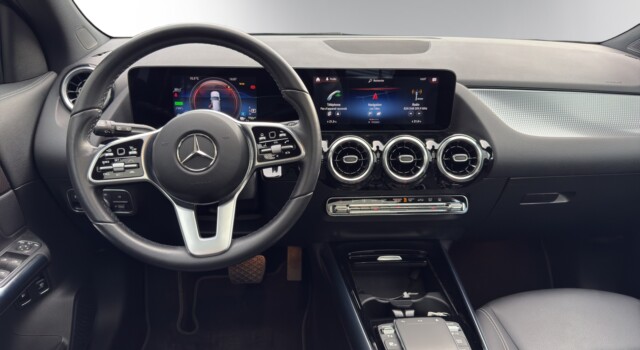 MERCEDES-BENZ GLA 250 e Progressive 8G-DCT