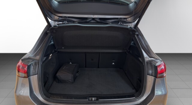 MERCEDES-BENZ EQA 350 4Matic