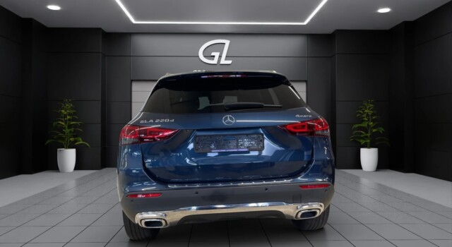 MERCEDES-BENZ GLA 220 d 4Matic Progressive 8G-DCT
