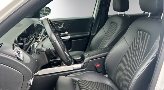 MERCEDES-BENZ GLB 200 Progressive 4M