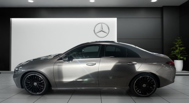 MERCEDES-BENZ CLA 220 4Matic 8G-DCT