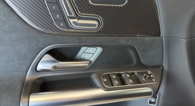MERCEDES-BENZ GLA 250 4Matic 8G-DCT Swiss Star