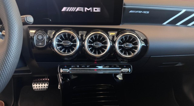 MERCEDES-BENZ CLA 35 AMG 4Matic 8G-DCT
